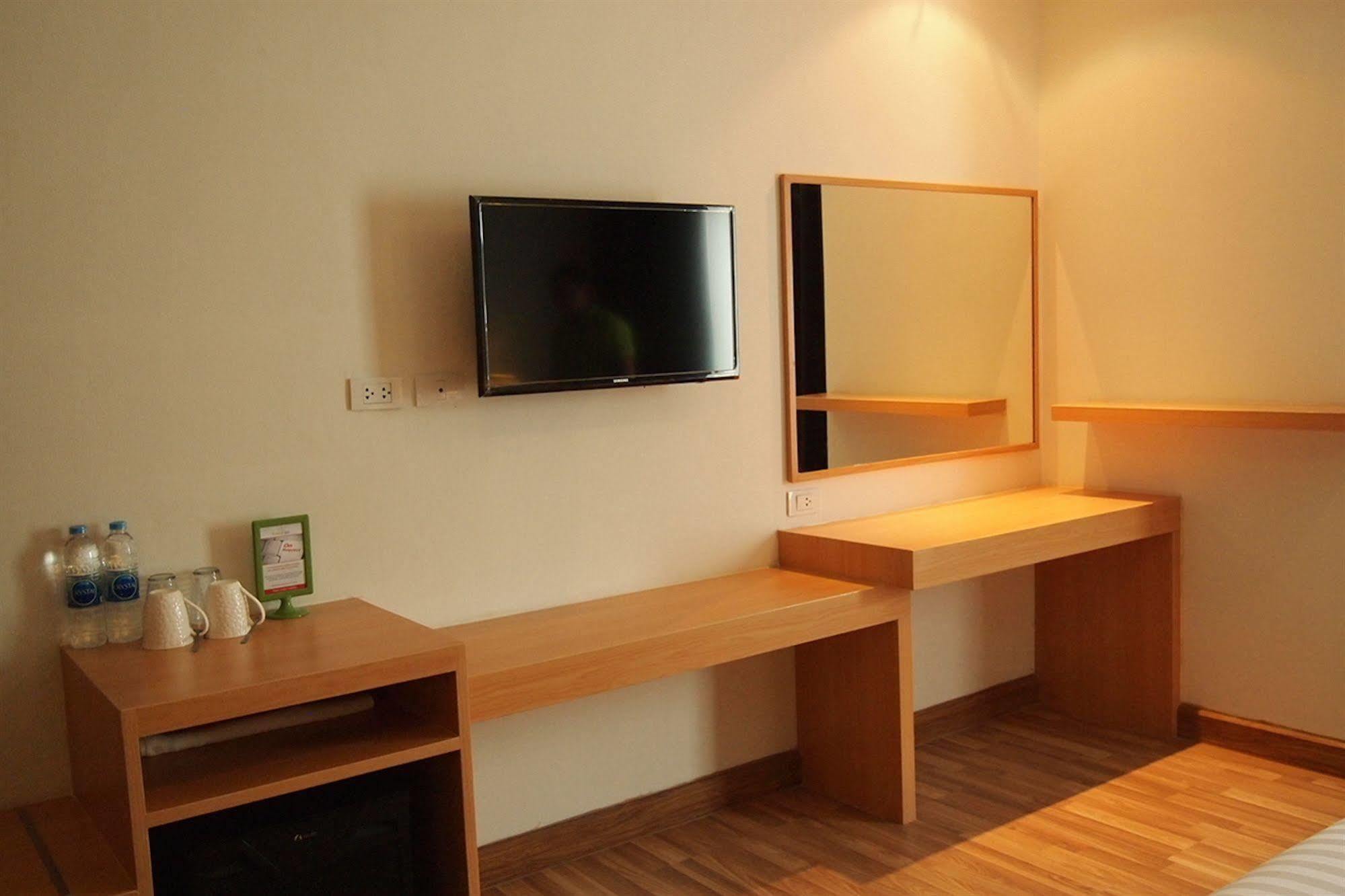 Icheck Inn Central Patong Eksteriør billede