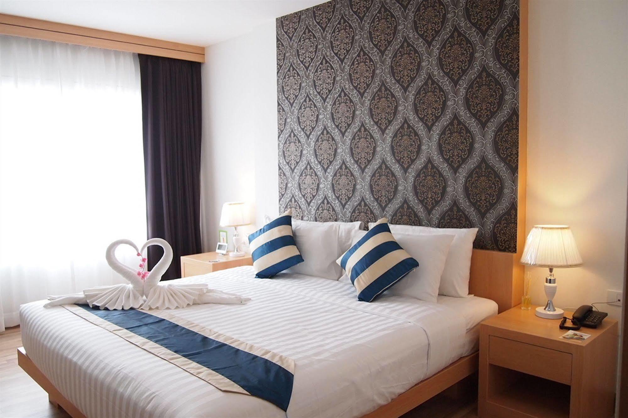 Icheck Inn Central Patong Eksteriør billede