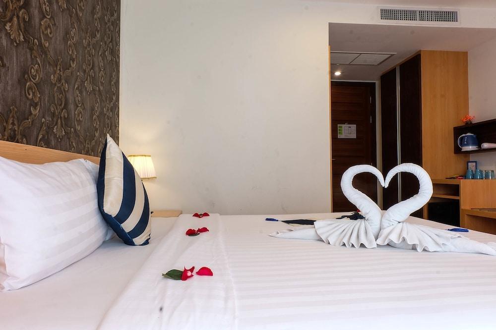 Icheck Inn Central Patong Eksteriør billede